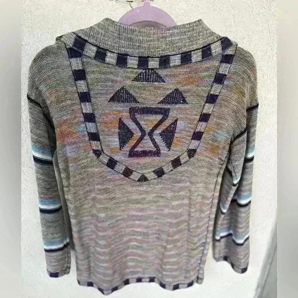 Vintage Kimlon sweater. 100% Acrylic fiber. Western Aztec print. V neck. Blue - Picture 5 of 7